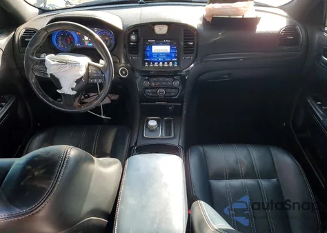 2015 Chrysler 300 S из США, поврежденный, VIN 2C3CCABT0FH803692